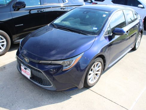 Used 2020 Toyota Corolla XLE FWD image 4