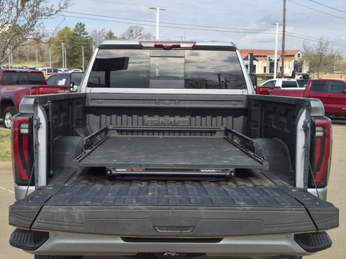 Certified 2025 GMC Sierra 2500 AT4 w/ AT4 Premium Plus Package image 9