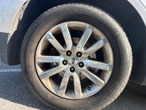 Used 2013 Ford Edge SEL image 19