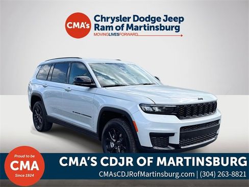 New 2025 Jeep Grand Cherokee L Laredo image 1