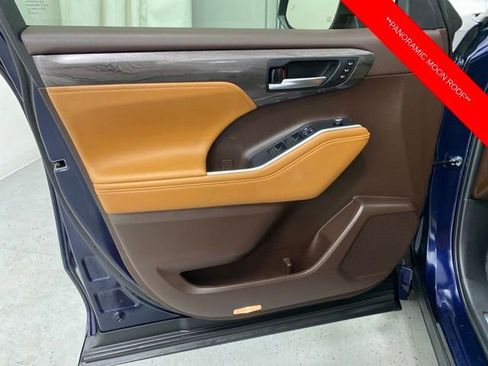 Certified 2022 Toyota Highlander Platinum image 13