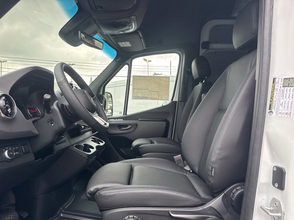 New 2026 Mercedes-Benz Sprinter 2500 image 9