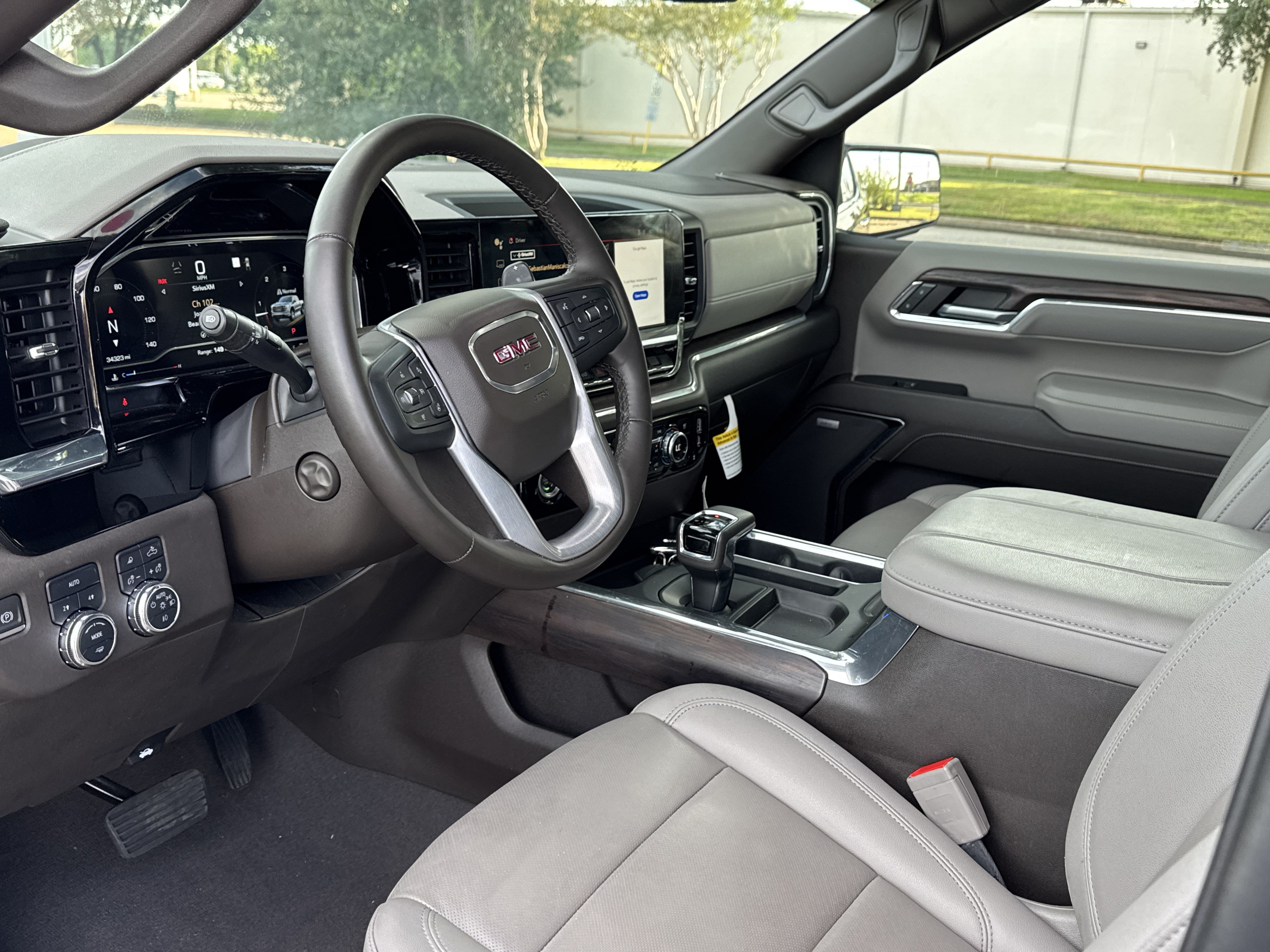 Used 2023 GMC Sierra 1500 SLT w/ SLT Premium Package AWD/4WD image 5