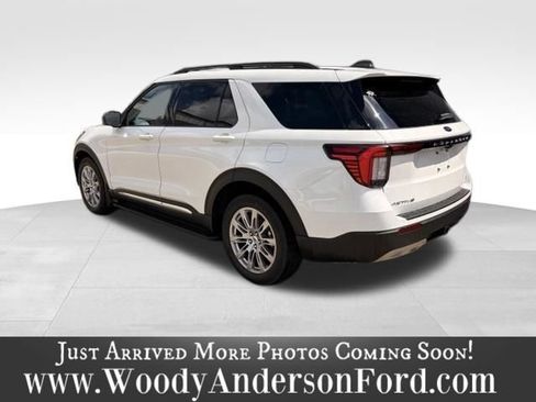 Used 2025 Ford Explorer Active w/ Active Comfort Package AWD/4WD image 4