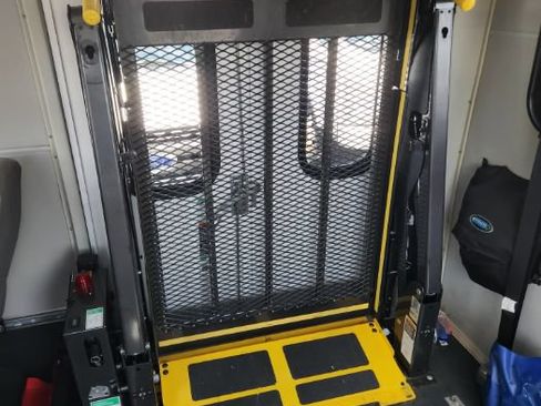 Used 2015 Ford E-350 and Econoline 350 Super Duty RWD image 25
