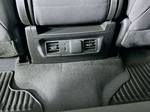 Used 2023 Chevrolet Silverado 1500 LT AWD/4WD image 26