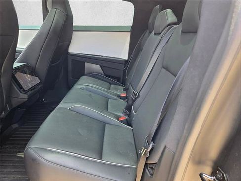Used 2025 Tesla Cybertruck AWD Crew Cab image 9
