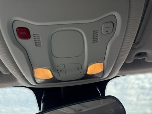 Used 2021 Jeep Renegade Sport image 31