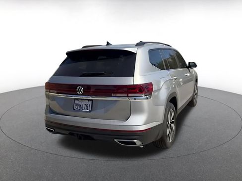 Used 2026 Volkswagen Atlas SE FWD image 12