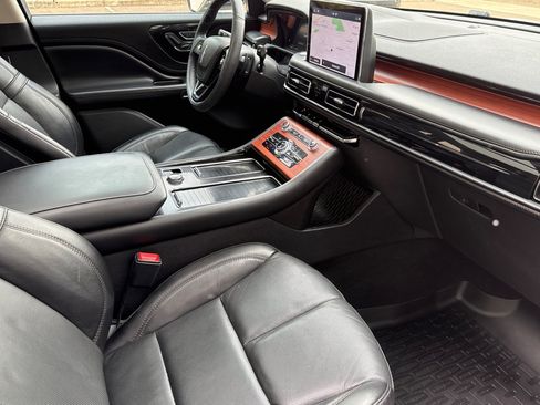 Certified 2023 Lincoln Aviator Reserve AWD/4WD image 17