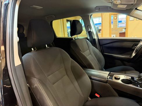 Used 2025 Nissan Rogue S image 24