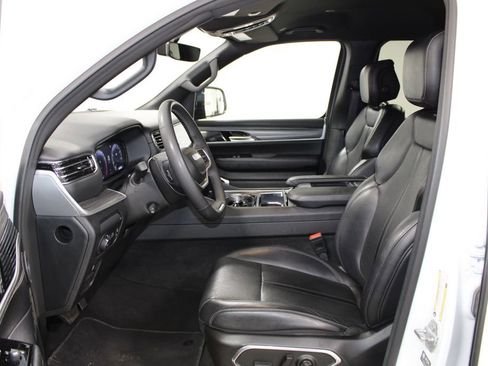 Used 2024 Jeep Wagoneer Series II image 18