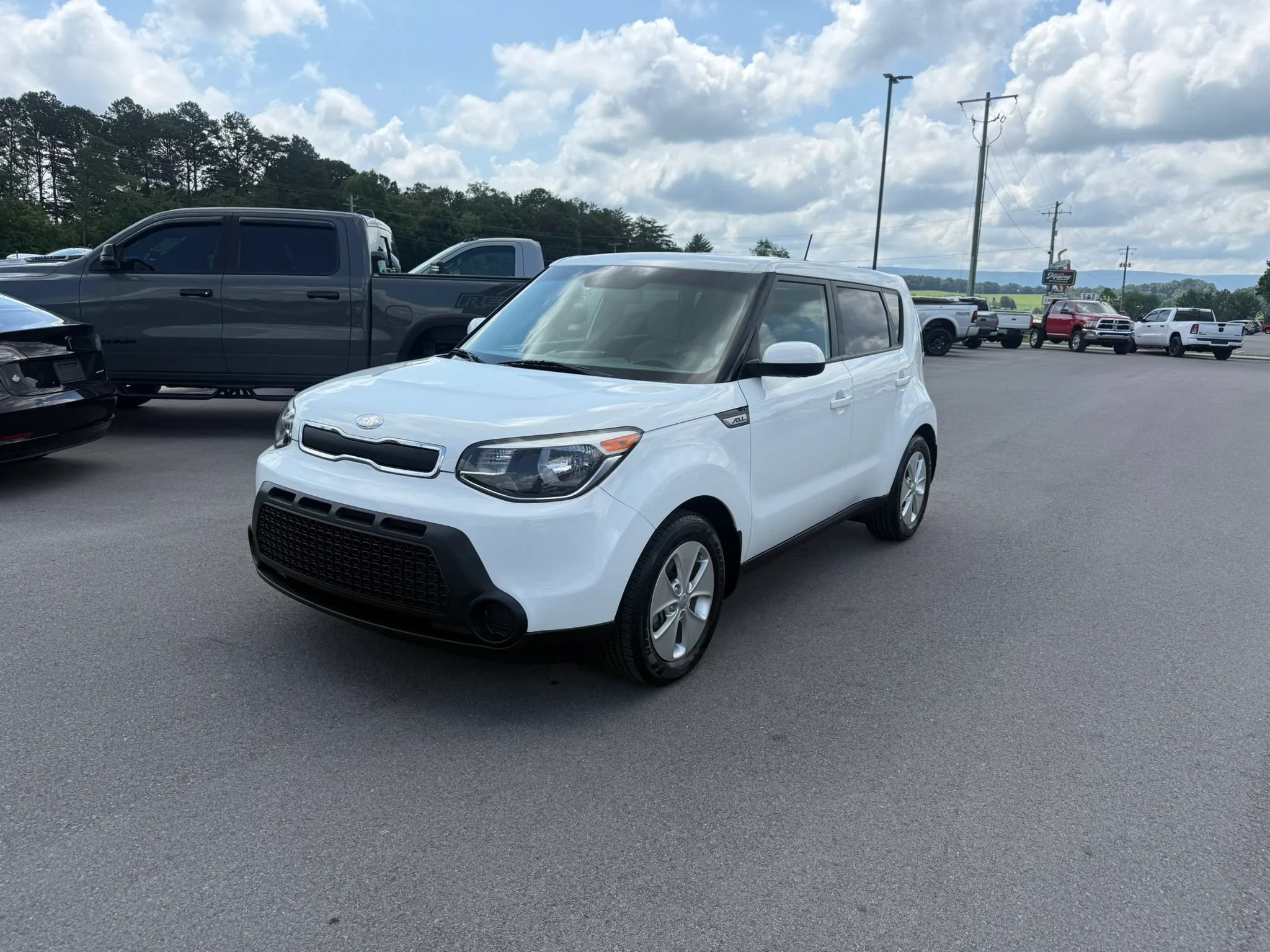 Used 2016 Kia Soul FWD image 2