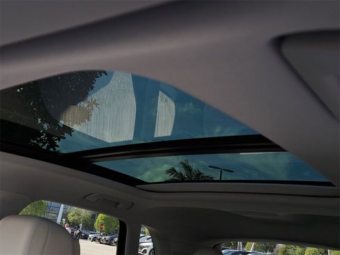 Certified 2025 Audi Q3 2.0T Premium Plus w/ Premium Plus Package image 16