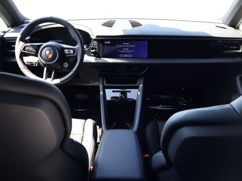 New 2026 Porsche Macan Electric RWD image 20