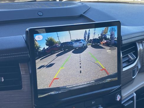 Used 2022 Ford Expedition Limited image 22