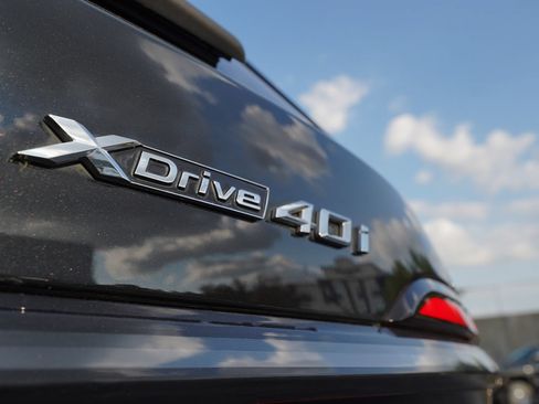 Used 2024 BMW X7 xDrive40i w/ M Sport Package AWD/4WD image 23