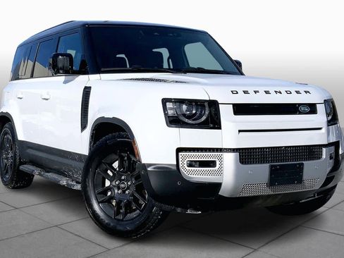 Used 2025 Land Rover Defender 110 S image 3