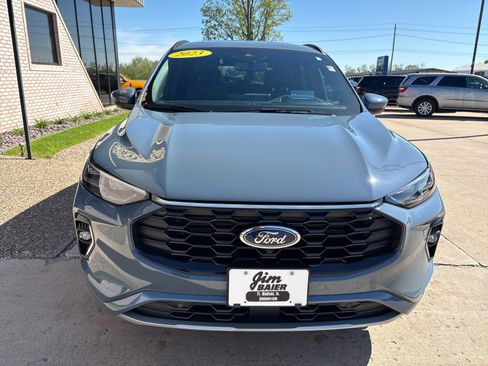 Used 2023 Ford Escape ST-Line Elite AWD/4WD image 6