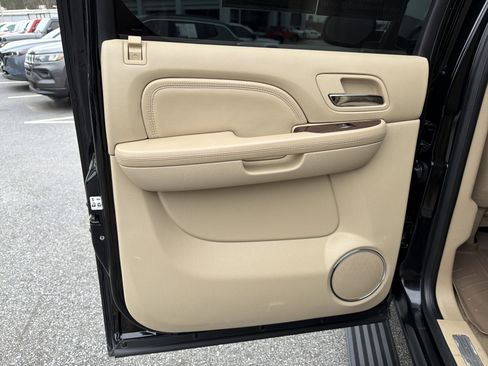 Used 2013 Cadillac Escalade EXT Premium image 22