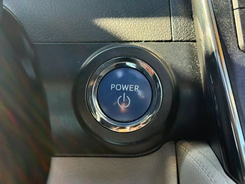 Used 2012 Toyota Camry XLE w/ Leather Pkg FWD image 36