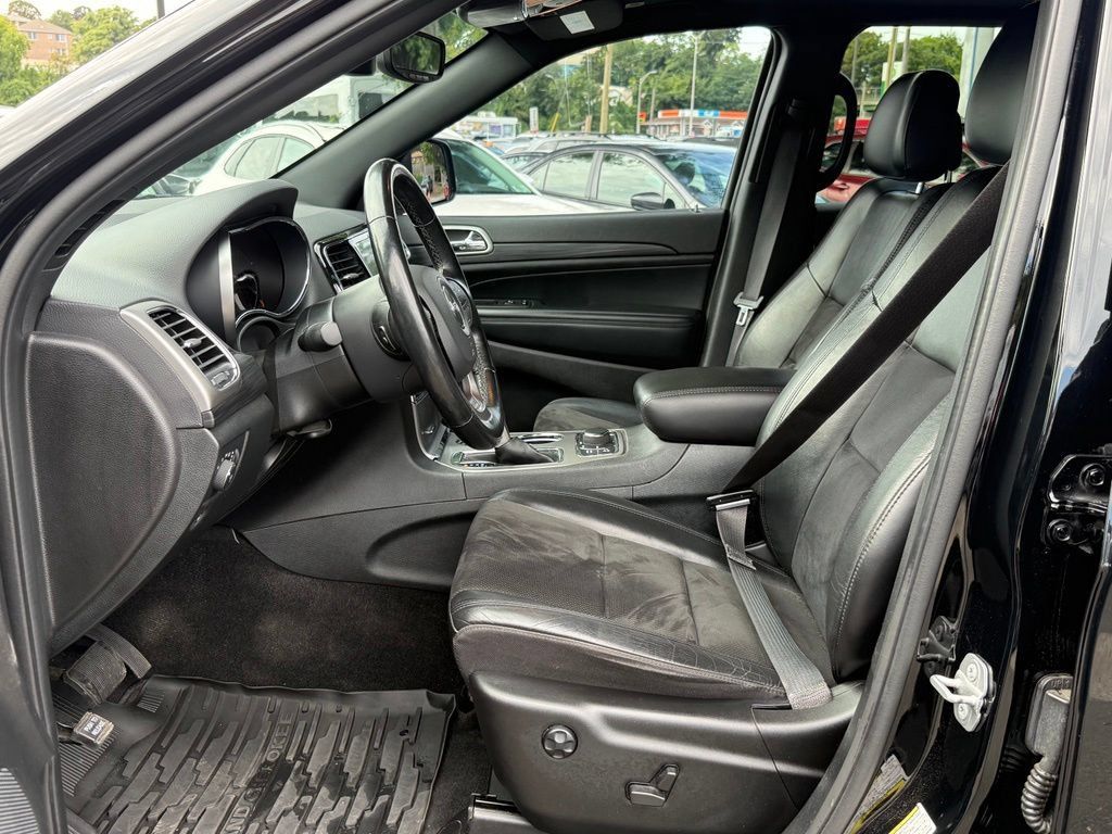 Used 2022 Jeep Grand Cherokee Laredo X AWD/4WD image 21