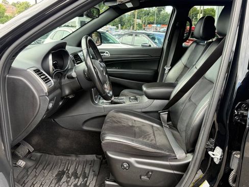 Used 2022 Jeep Grand Cherokee Laredo X AWD/4WD image 21