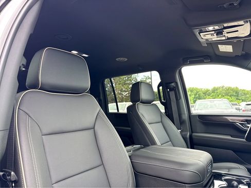 New 2026 GMC Yukon XL Elevation w/ LPO, Get Active Package AWD/4WD image 5
