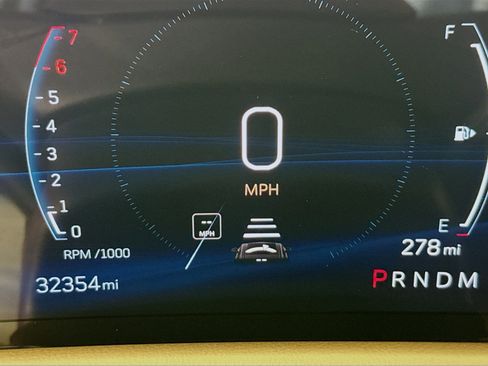 Used 2025 Cadillac XT4 Premium Luxury image 13