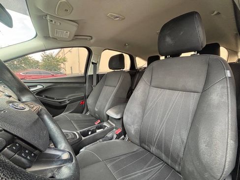 Used 2017 Ford Focus SE image 10
