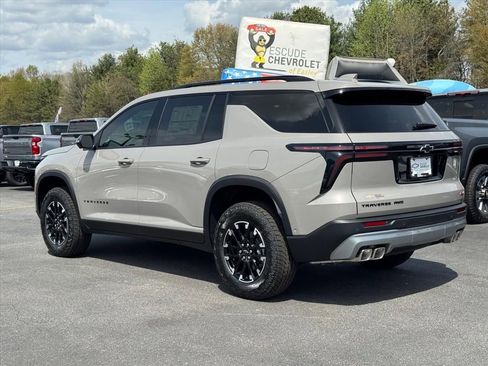 New 2026 Chevrolet Traverse Z71 w/ Enhanced Driving Package AWD/4WD image 5