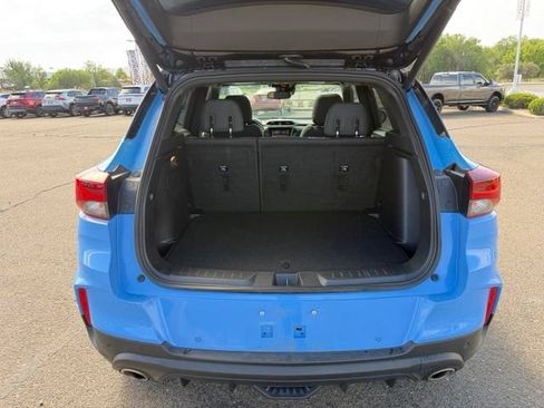 Used 2023 Chevrolet TrailBlazer RS w/ Sun and Liftgate Package FWD image 7