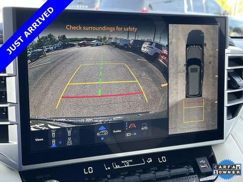 Used 2025 Toyota Sequoia Capstone AWD/4WD image 34