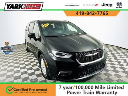 Certified 2025 Chrysler Pacifica Select