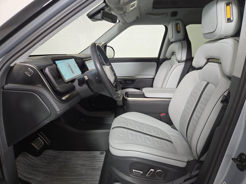 Used 2024 Rivian R1S Adventure AWD/4WD image 20