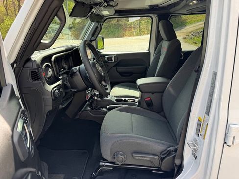 Used 2025 Jeep Gladiator Rubicon w/ Safety Group image 11