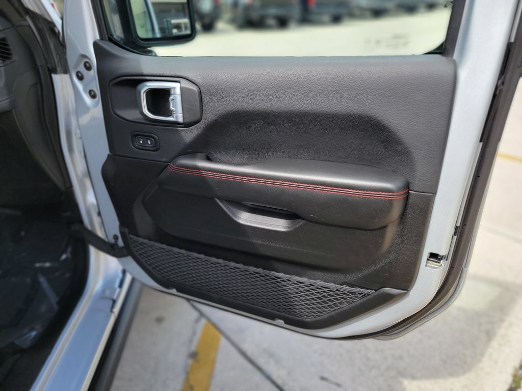 Used 2024 Jeep Wrangler Unlimited Rubicon AWD/4WD image 13