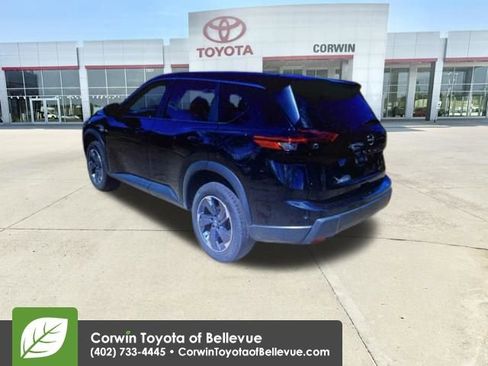 Used 2024 Nissan Rogue SV FWD image 7