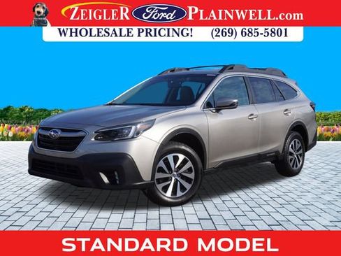 Used 2020 Subaru Outback Premium image 1