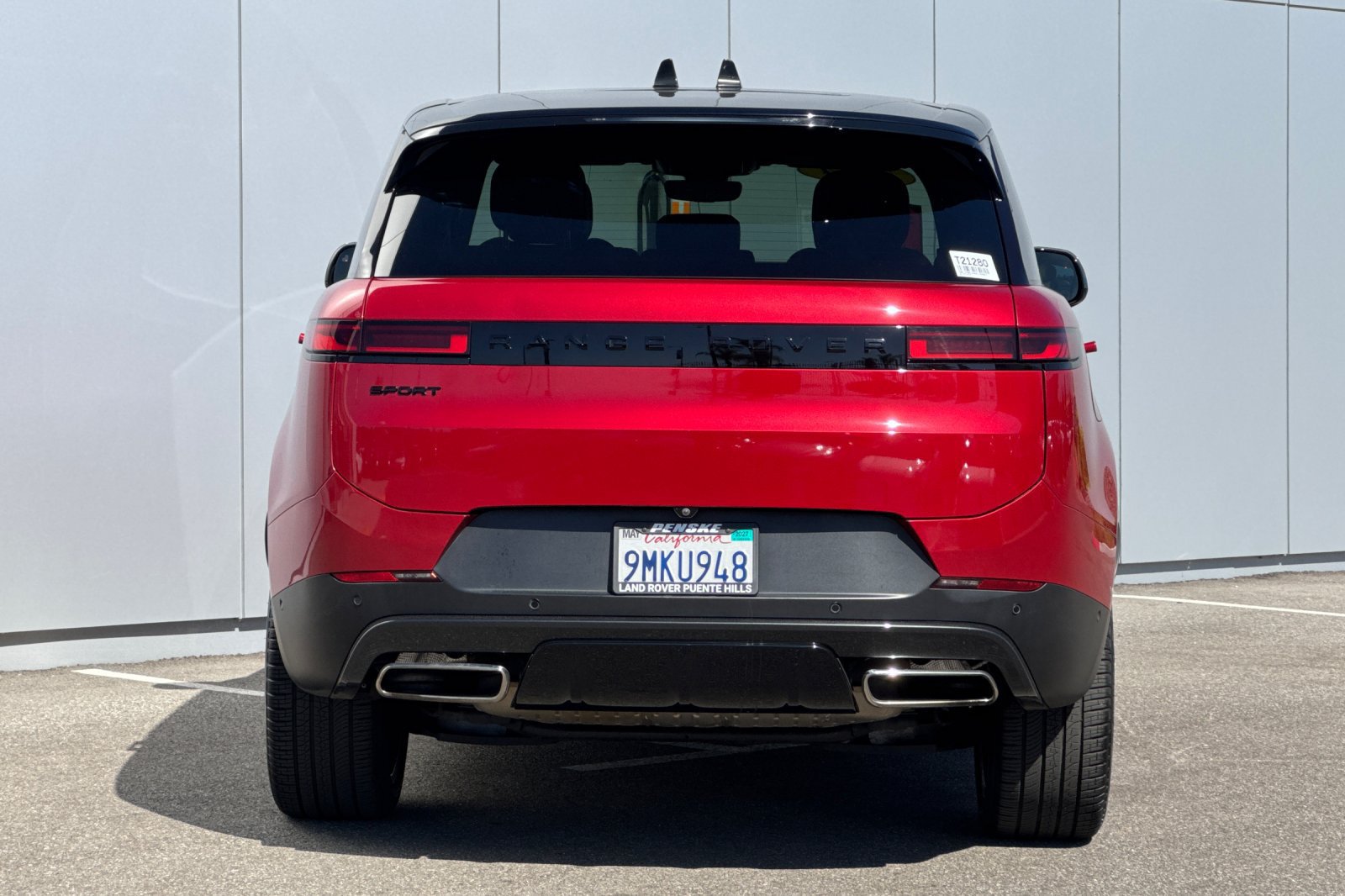 Used 2024 Land Rover Range Rover Sport SE AWD/4WD image 4