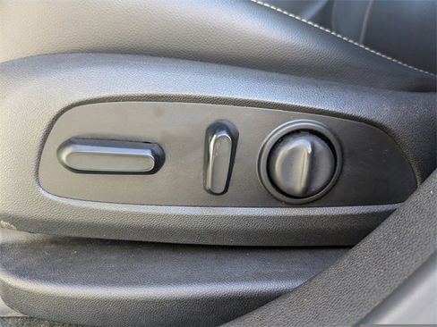 Used 2019 GMC Acadia SLT image 25