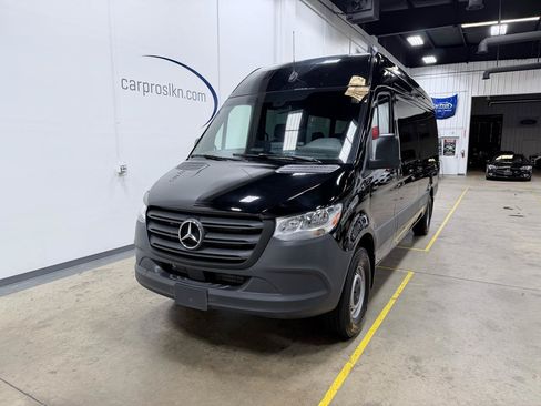Used 2025 Mercedes-Benz Sprinter 2500 image 3
