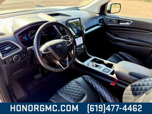 Used 2024 Ford Edge Titanium image 12