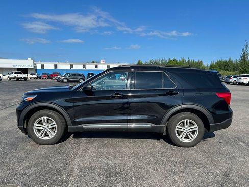 Used 2020 Ford Explorer XLT w/ Equipment Group 202A AWD/4WD image 2