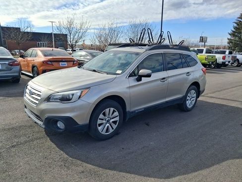 Used 2017 Subaru Outback 2.5i Premium image 7