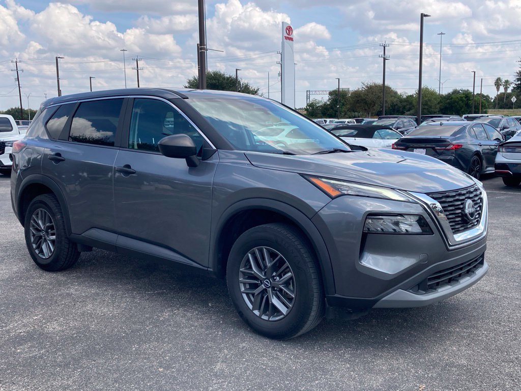 Used 2023 Nissan Rogue S FWD image 3