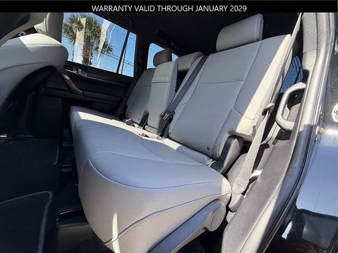 Certified 2023 Lexus GX 460 w/ Black Line Special Edition AWD/4WD image 10