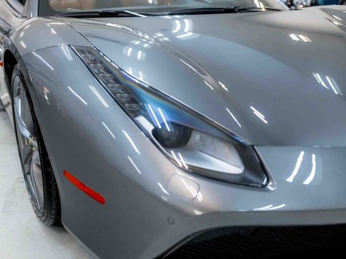 Used 2018 Ferrari 488 Spider image 16