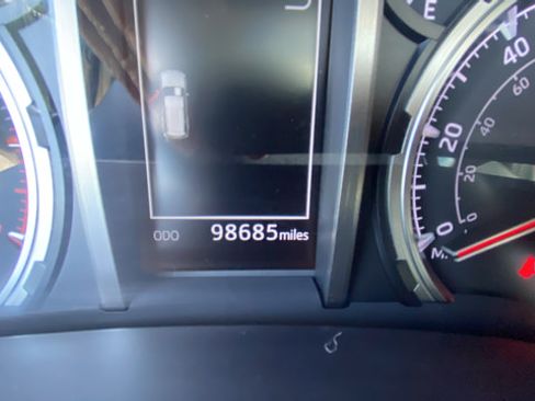 Used 2022 Toyota 4Runner Limited AWD/4WD image 10