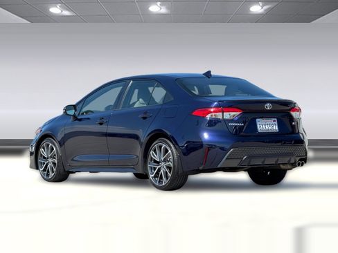 Used 2022 Toyota Corolla SE w/ SE Premium Package FWD image 7